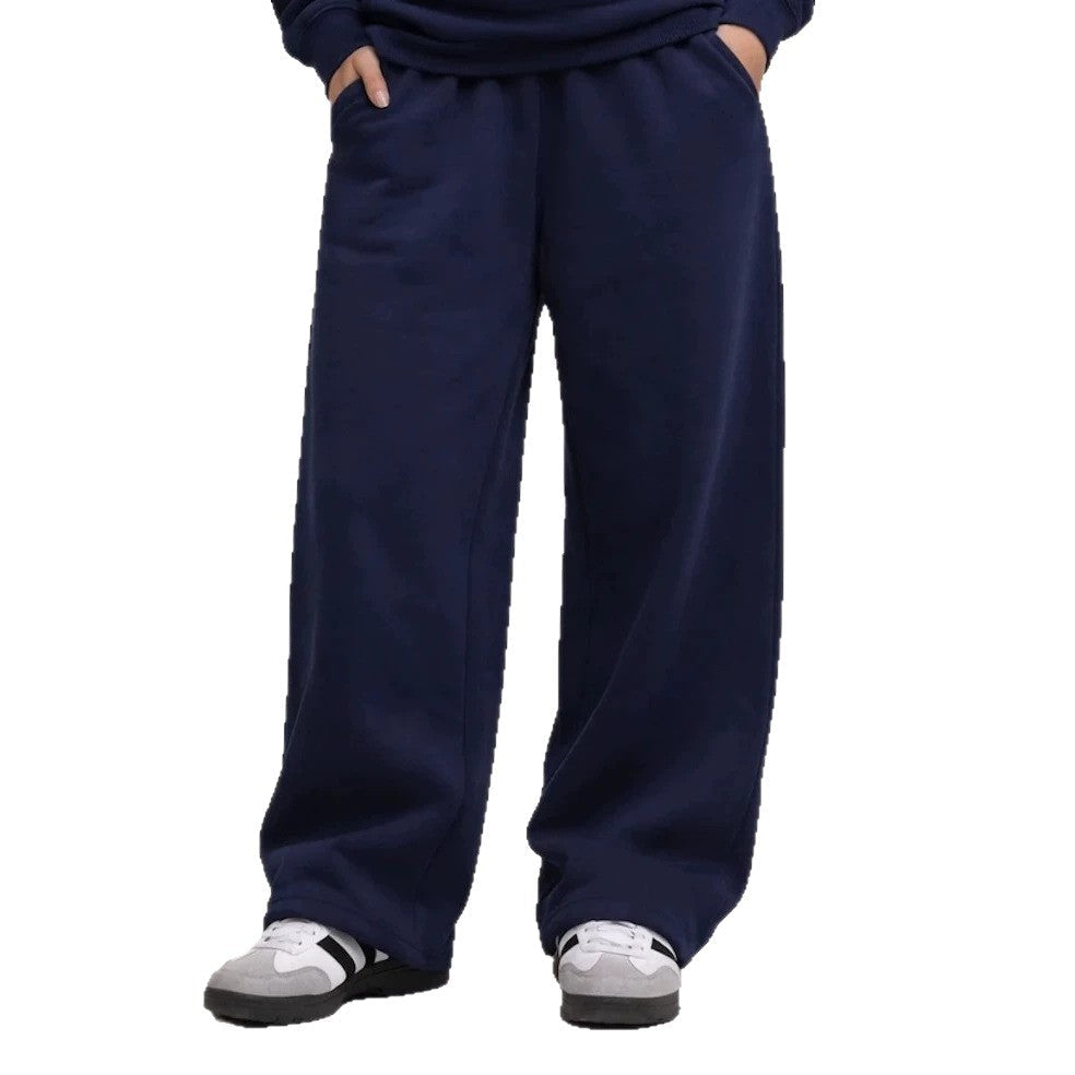 Unisex padded sweatpants with elastic comfort waistband, straight leg and side pockets by Drune