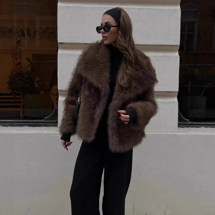 Women’s Faux Fur Short Coat – Plush Winter Jacket for Elegant Cold-Weather Wear