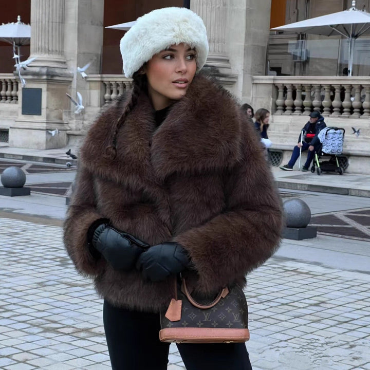 Women’s Faux Fur Short Coat – Plush Winter Jacket for Elegant Cold-Weather Wear