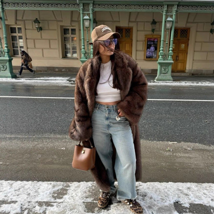 Women’s Oversized Faux Fur Coat – Longline Winter Layer for Elegant City Wear
