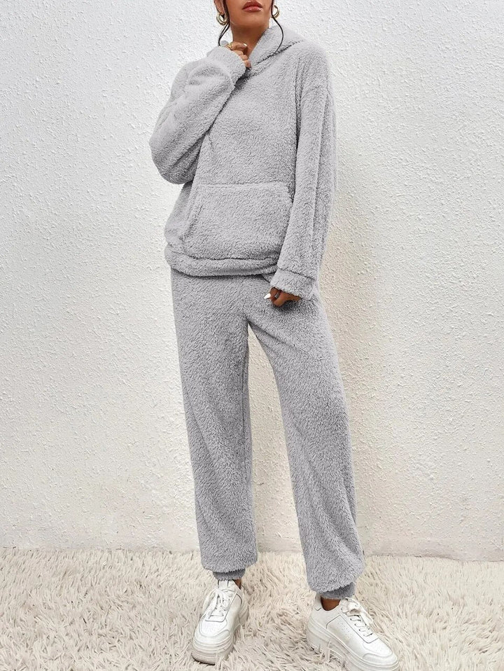 Women’s Teddy Lounge Set – Hooded Fleece Two-Piece for Winter Relaxation
