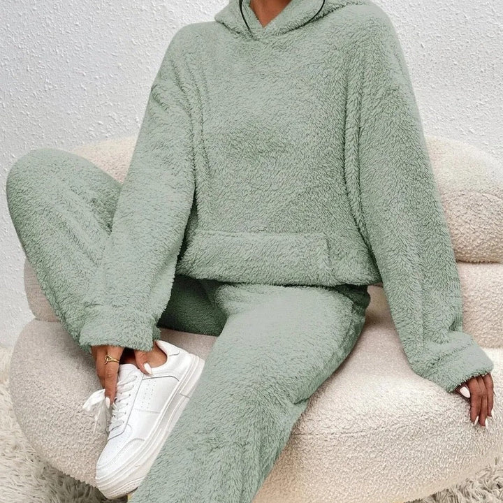 Women’s Teddy Lounge Set – Hooded Fleece Two-Piece for Winter Relaxation