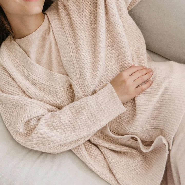 Tabitha | Women's Oversized Cashmere Cardigan V-Neck Ribbed Knit