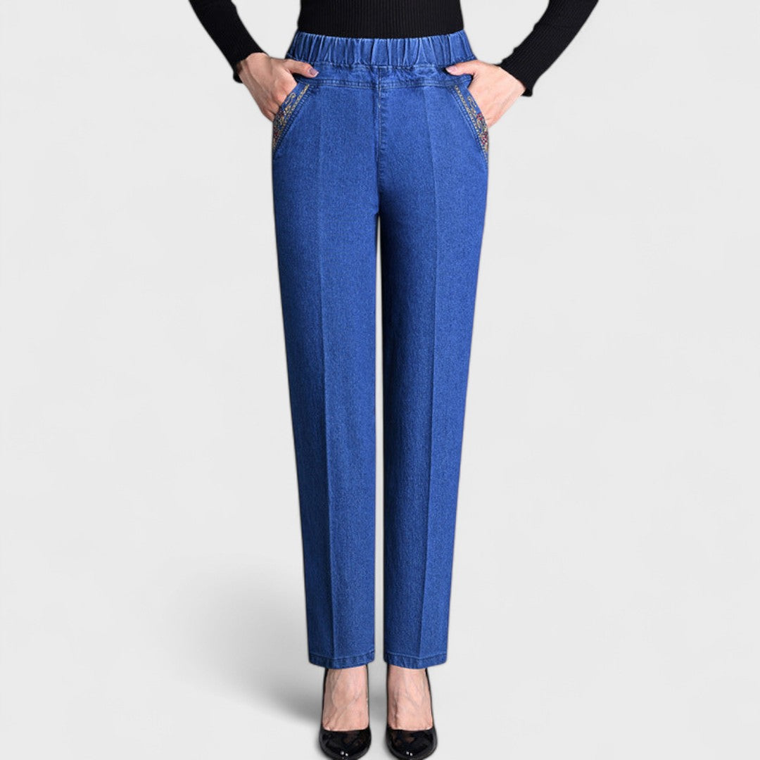 Beatrice Comfortable Stretch Jeans with Side Pockets and Elastic Waist