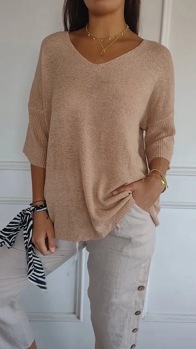Lily | Women's Relaxed-Fit V-Neck 3/4 Sleeve Knit Top Curved Hem
