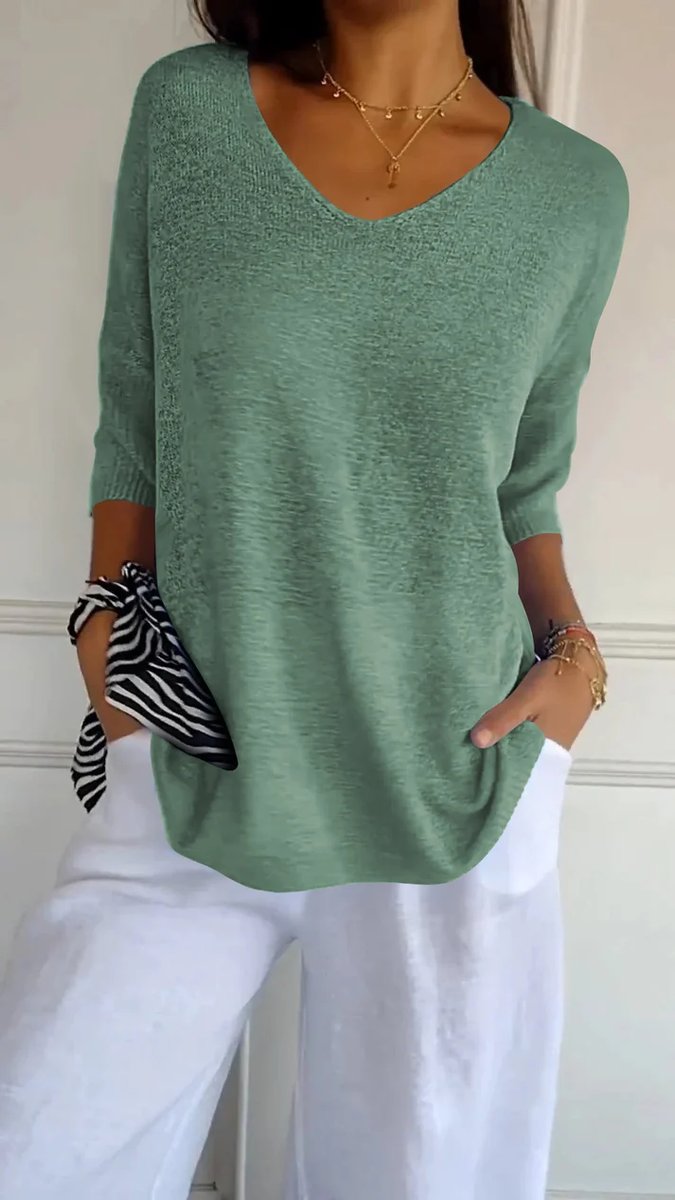 Lily | Women's Relaxed-Fit V-Neck 3/4 Sleeve Knit Top Curved Hem